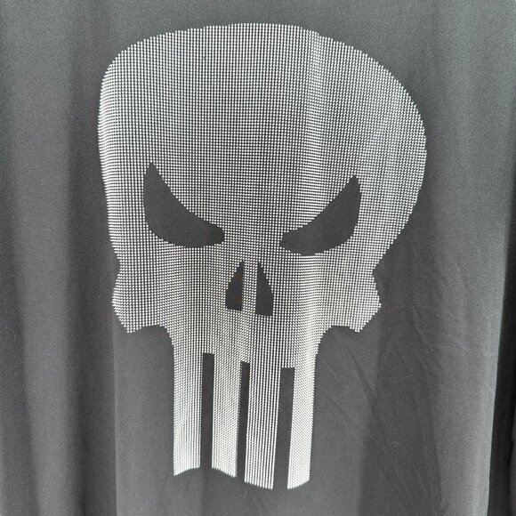 Marvel The Punisher T-Shirt 2XL Black Gray Pin-Look on Graphic Polyester - Picture 2 of 7